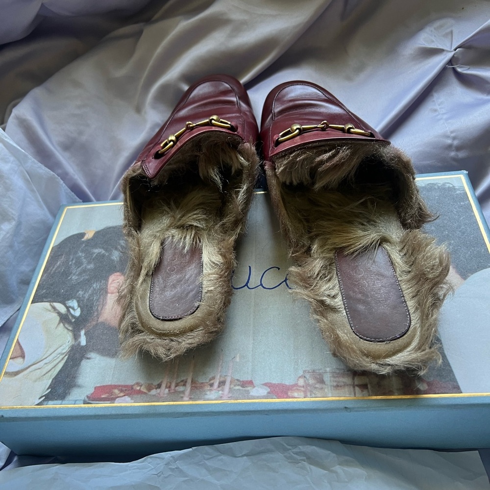 Gucci Horsebit Fur Lined Ruby Leather Slippers - image 2